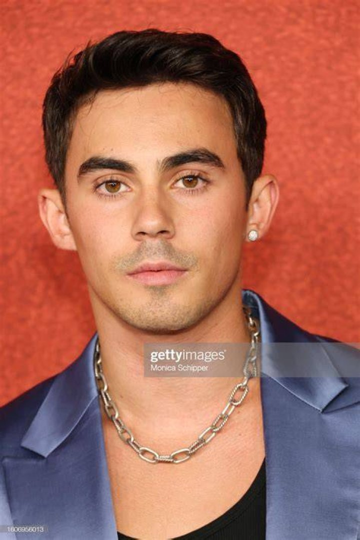 1 Tyler Alvarez
