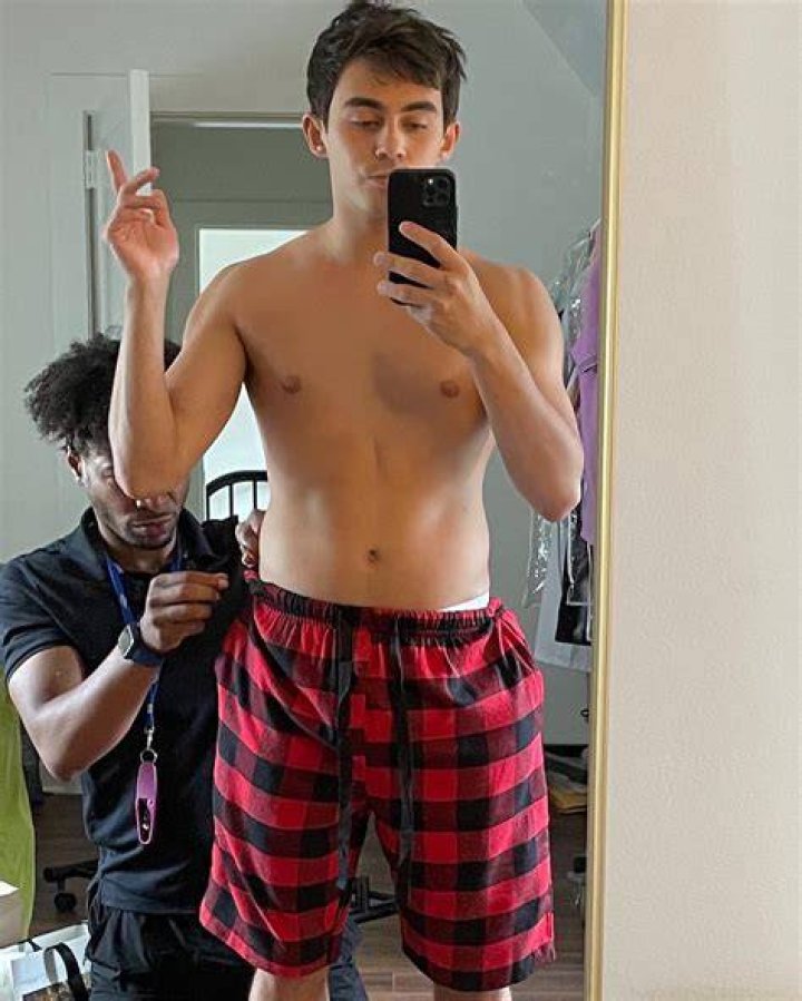 4 Tyler Alvarez