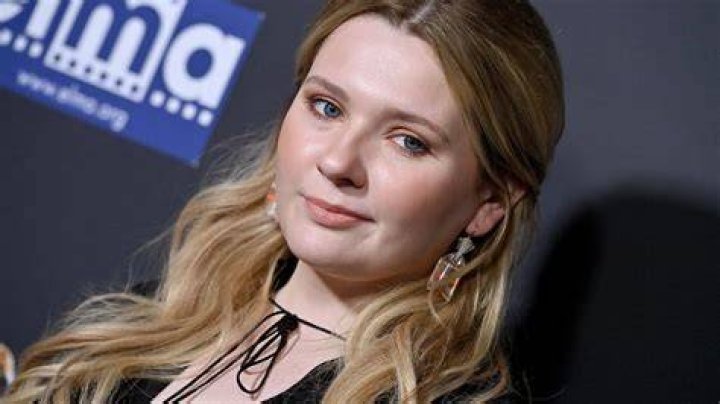 Abigail Breslin Net Worth 2024