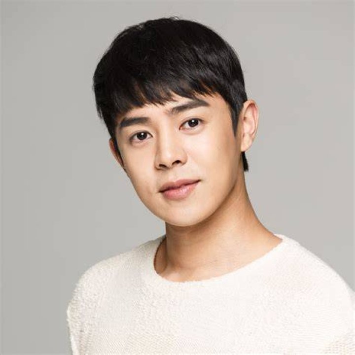 Alexander Lee Eusebio Net Worth