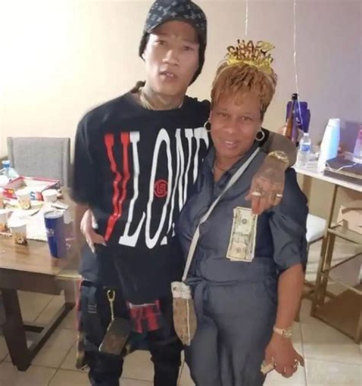 Altonio mother