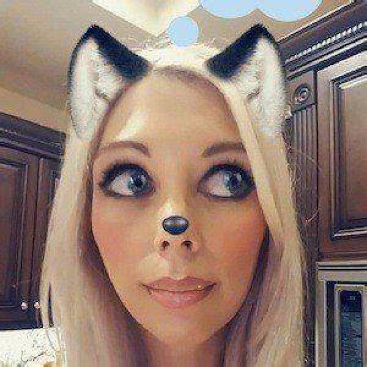 Amy Bouzaglo Net Worth