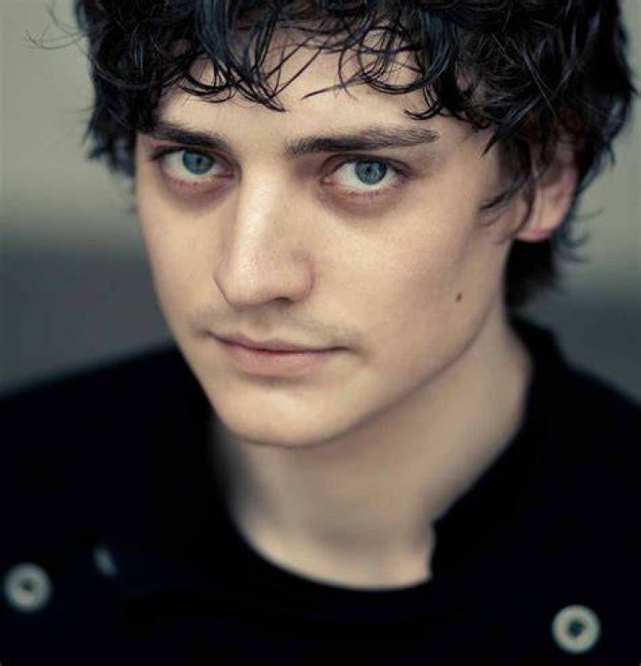 Aneurin Barnard
