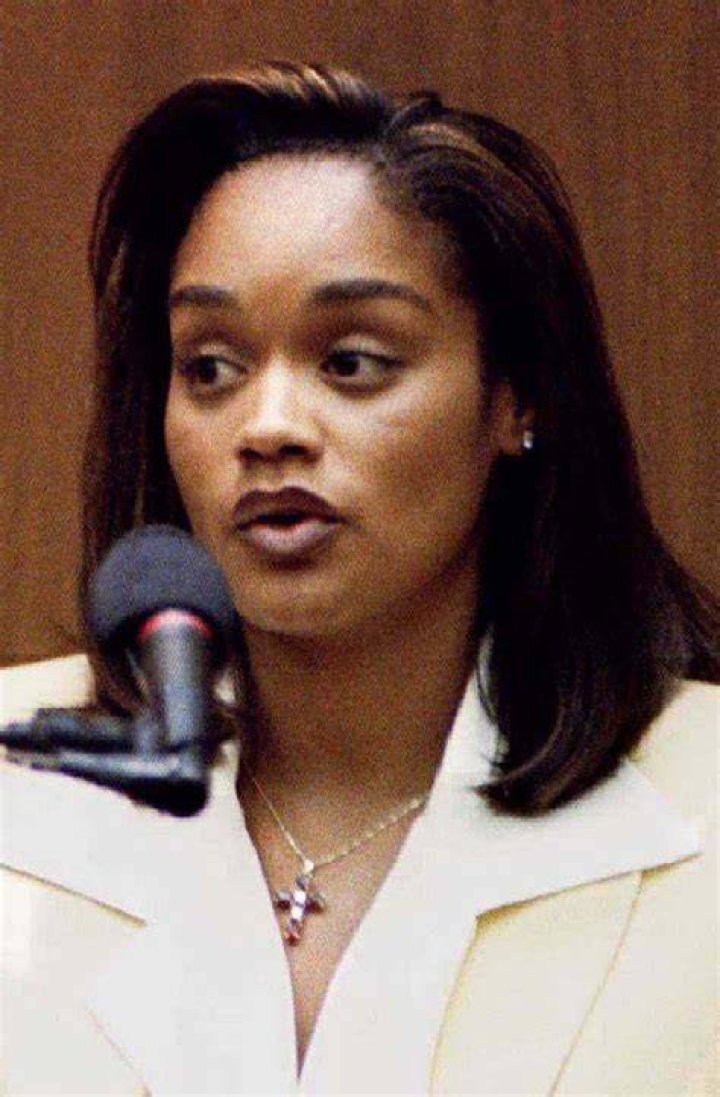 Arnelle Simpson Biography