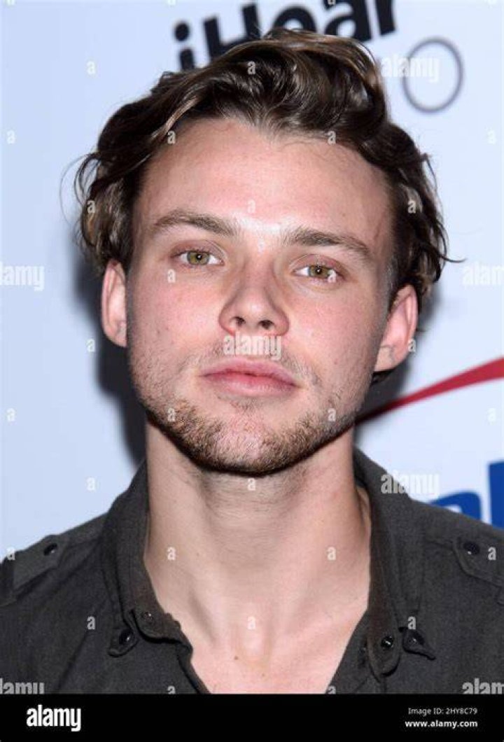Ashton Irwin philanthropy Ashton Irwin philanthropy