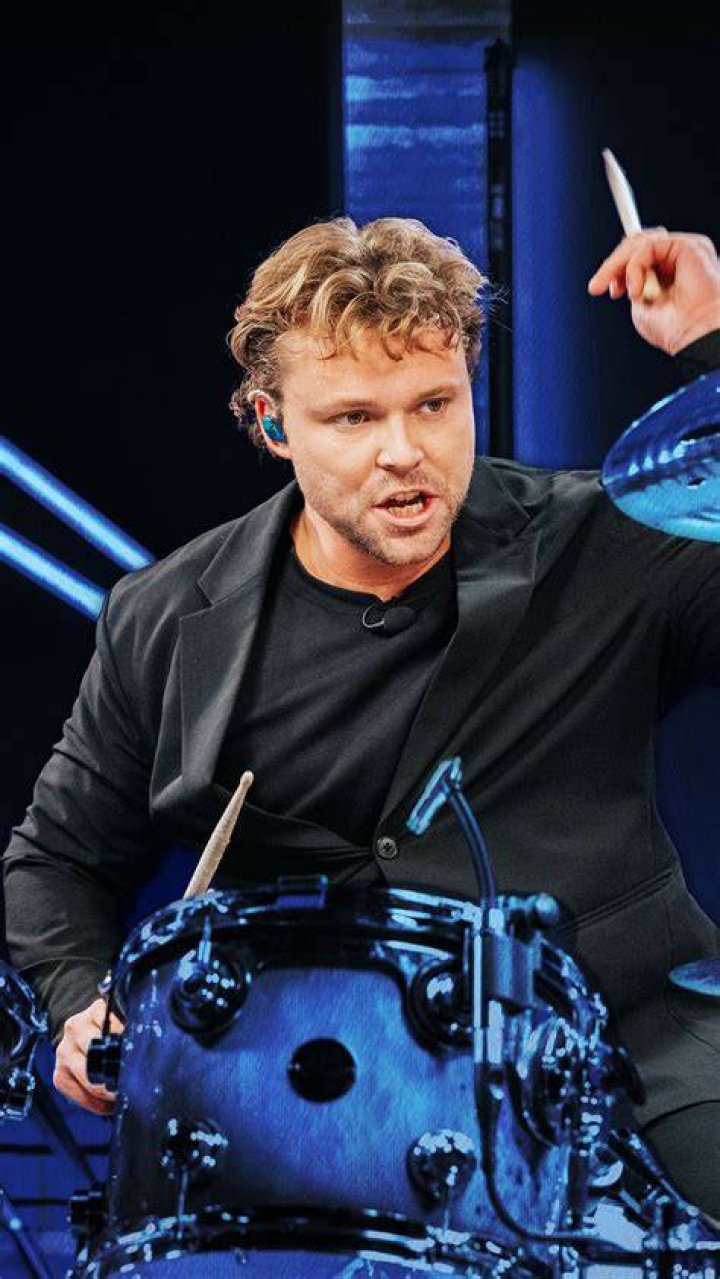 ashton irwin solo career ashton irwin solo career