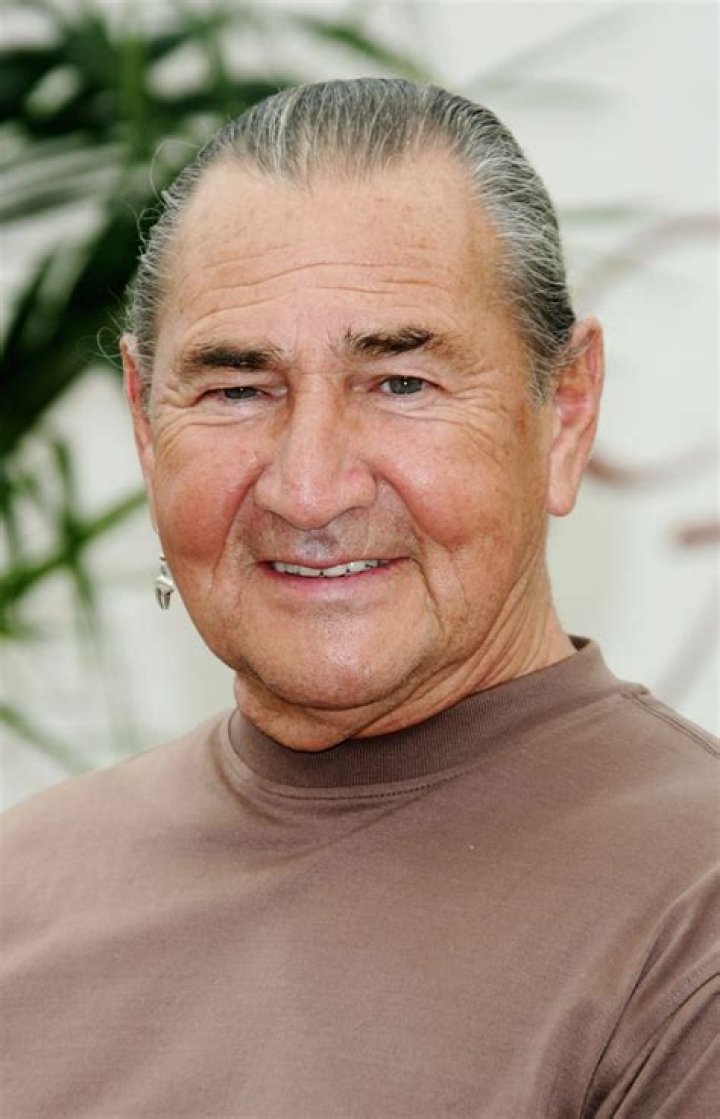 August Schellenberg Net Worth