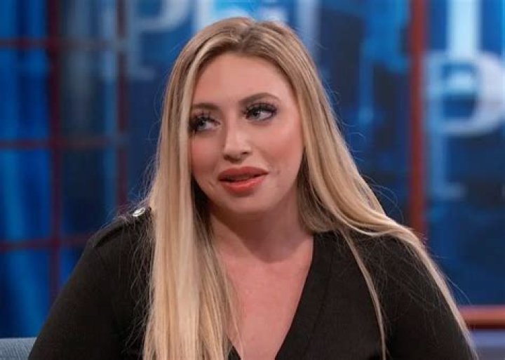 Ava Louise Net Worth