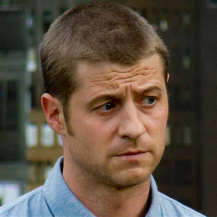 Benjamin McKenzie Net Worth