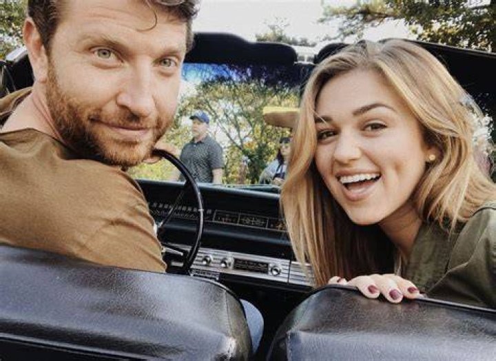 Brett Eldredge and Sadie Robertson Brett Eldredge and Sadie Robertson