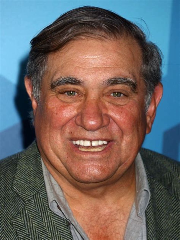 Dan Lauria Height