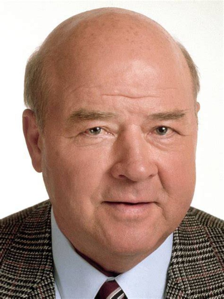 Dana Elcar Net Worth