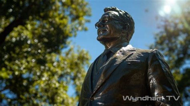 Daniel Andrews