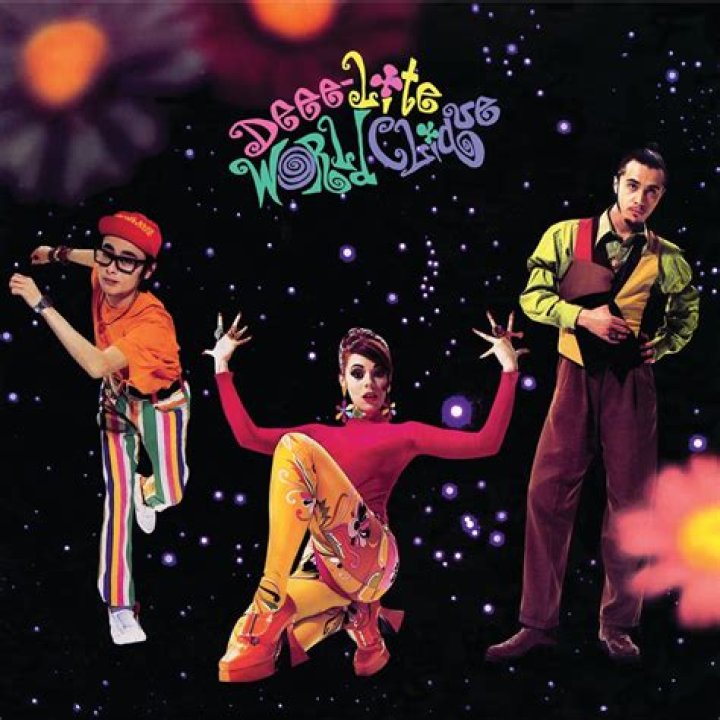 Deee-Lite - Groove Is In The Heart (Official Video) - One hit wonders 70