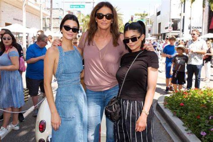 Does Kendall Jenner Have an Assistant?
