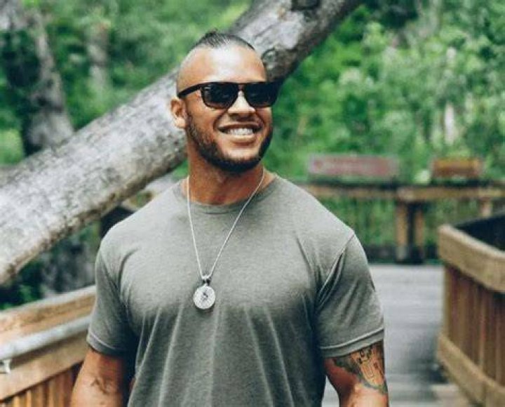 Elliott Hulse Net Worth