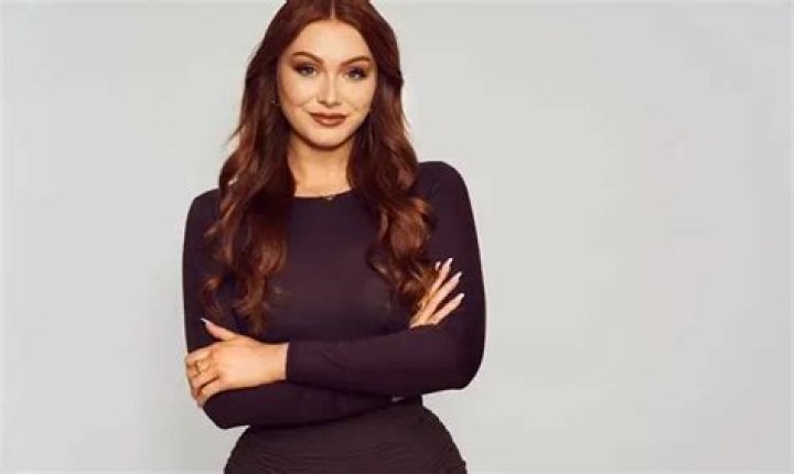 Elz the Witch Net Worth