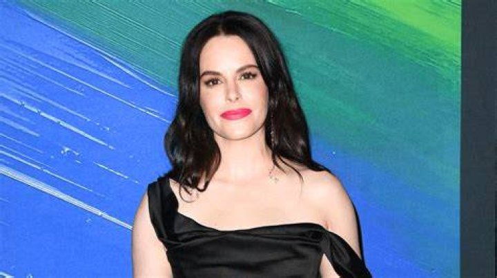 Emily Hampshire Net Worth