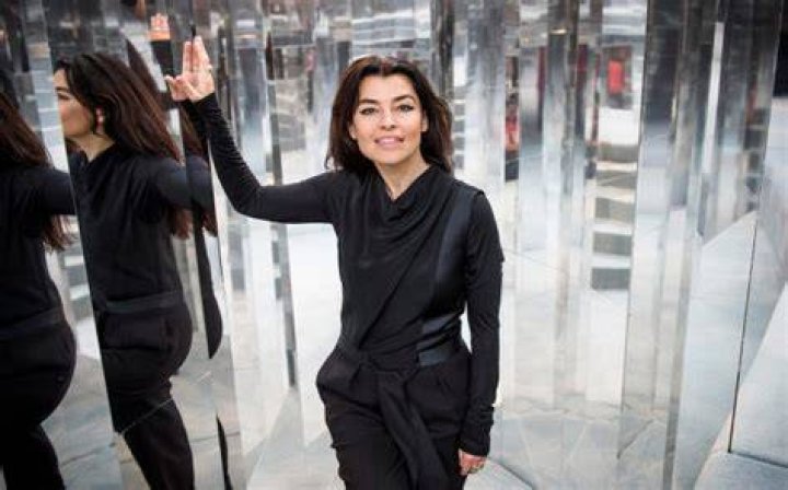 Es Devlin Net Worth 2024