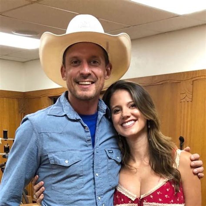 Evan Felker's Wife Staci Felker Says Miranda Lambert Keeps Calling - Staci Felker Claims Miranda Lambert Calls Her