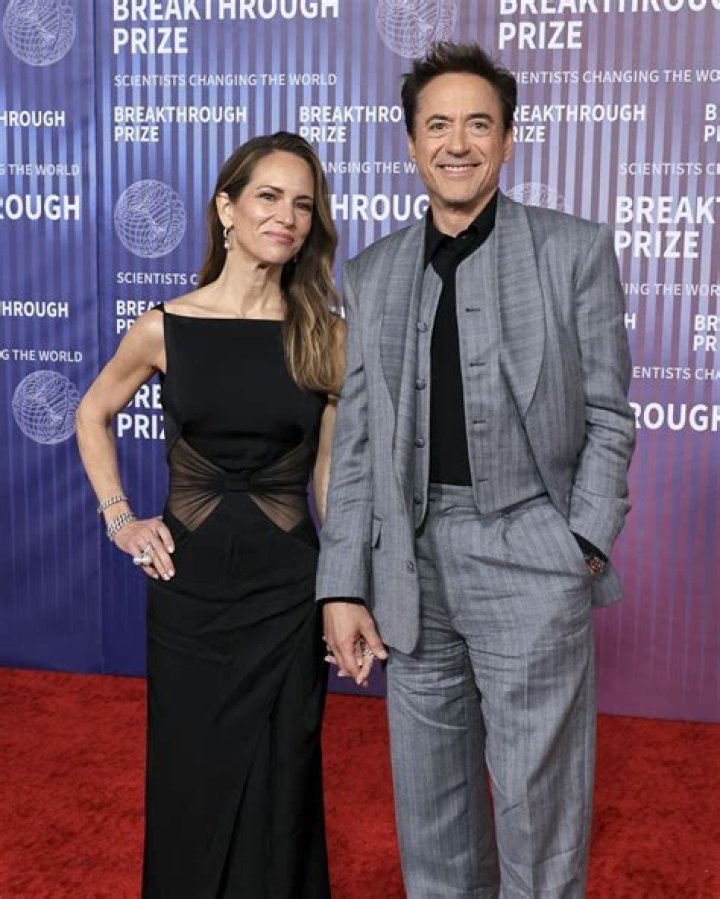 How tall is Susan Downey