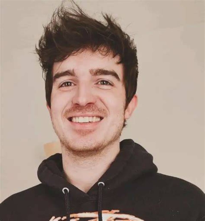 Hunter Avallone Hunter Avallone