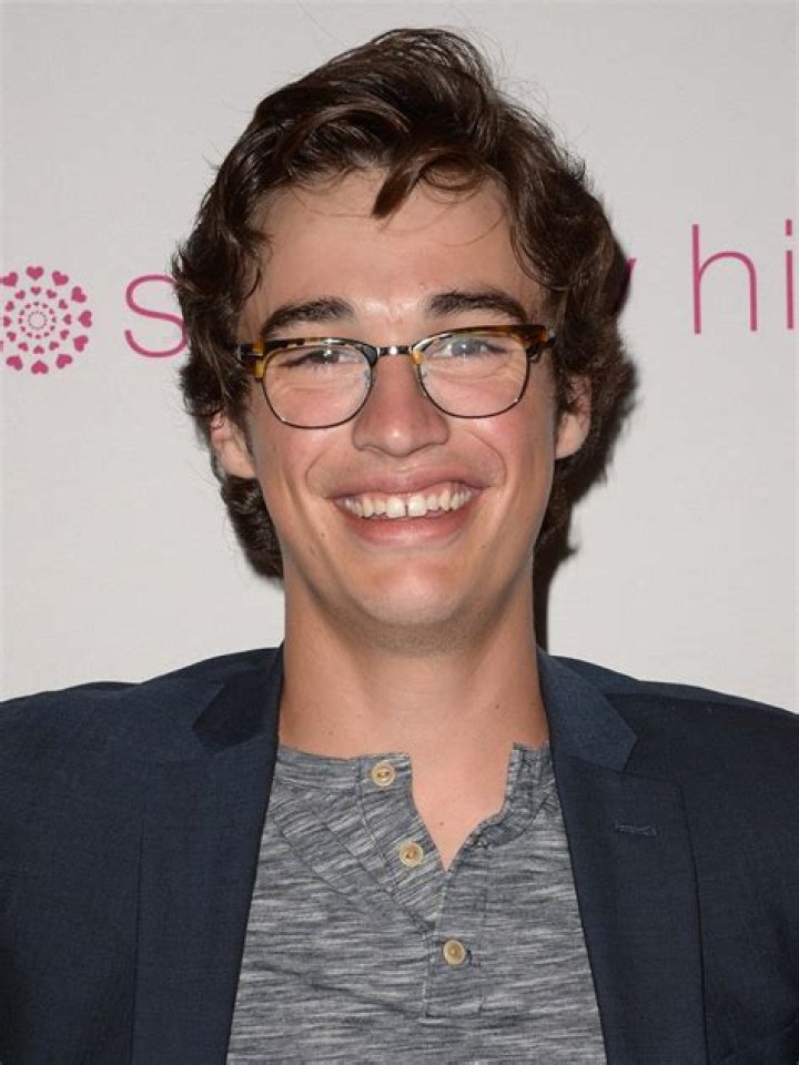 Joey Bragg