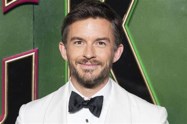 Jonathan Bailey Net Worth 2024