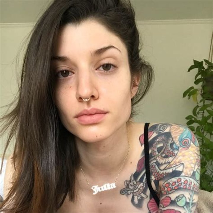 Julia Itsblitzzz Net Worth