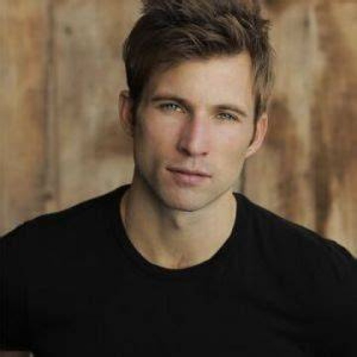 Justin Deeley Net Worth