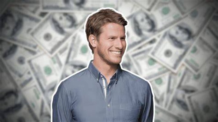 JustVurb Net Worth