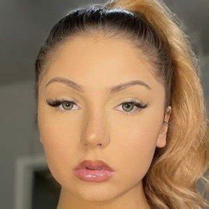 Kennedy Stanek Net Worth