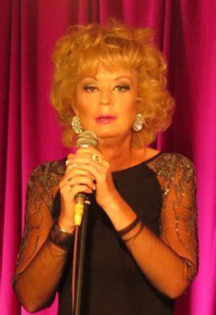 Lauren Harries Net Worth