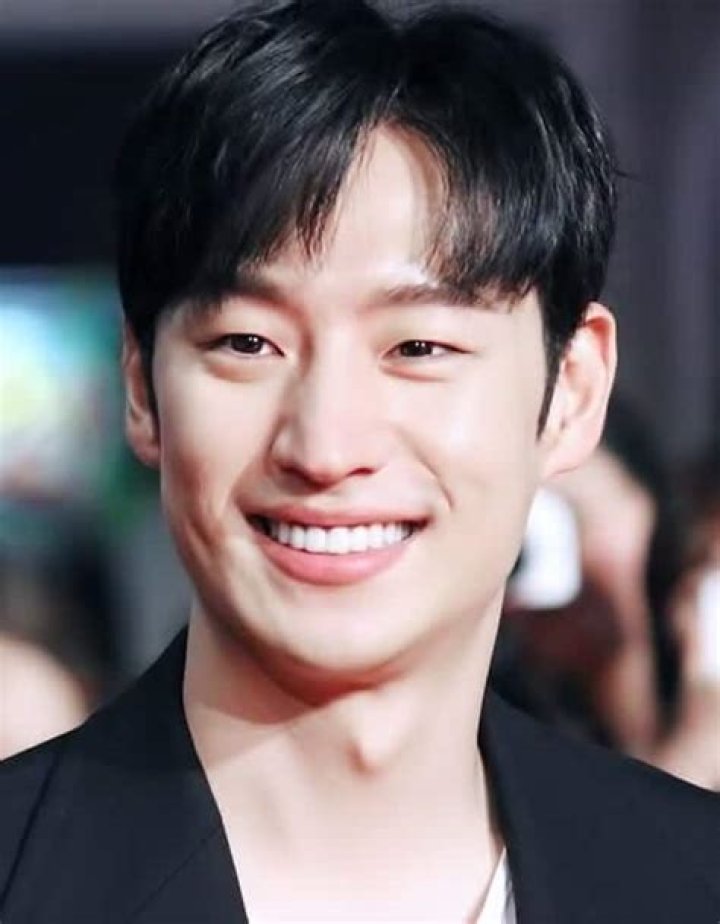 Lee Ji-hoon Net Worth