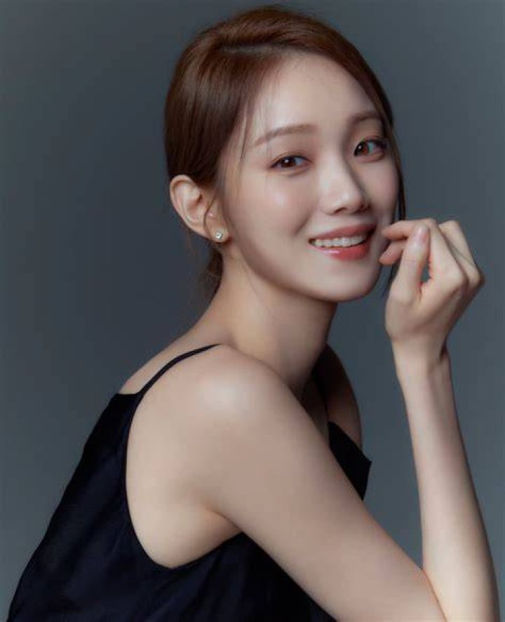 Lee Sung Kyung