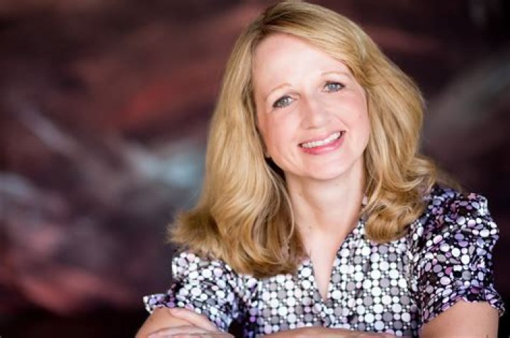 Lisa Schroeder
