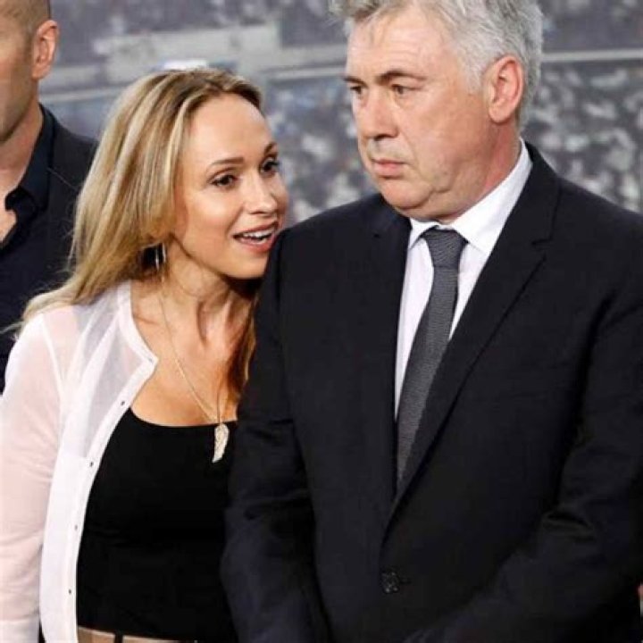 Mariann Barrena McClay shared a daughter Chloe McClay (right) with her former husband. Source: EI Mundo