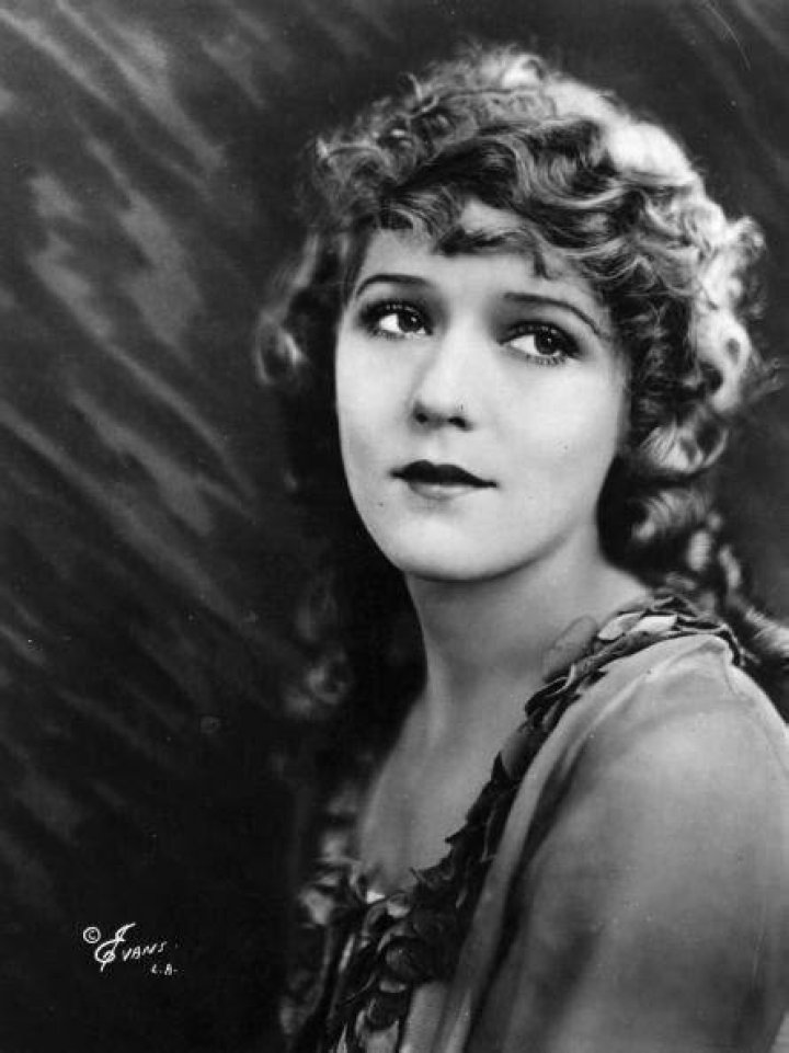 Mary Pickford Net Worth