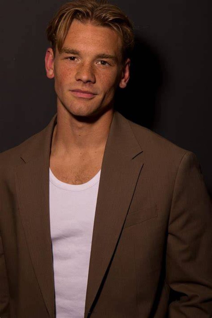 Moses Thiessen Net Worth