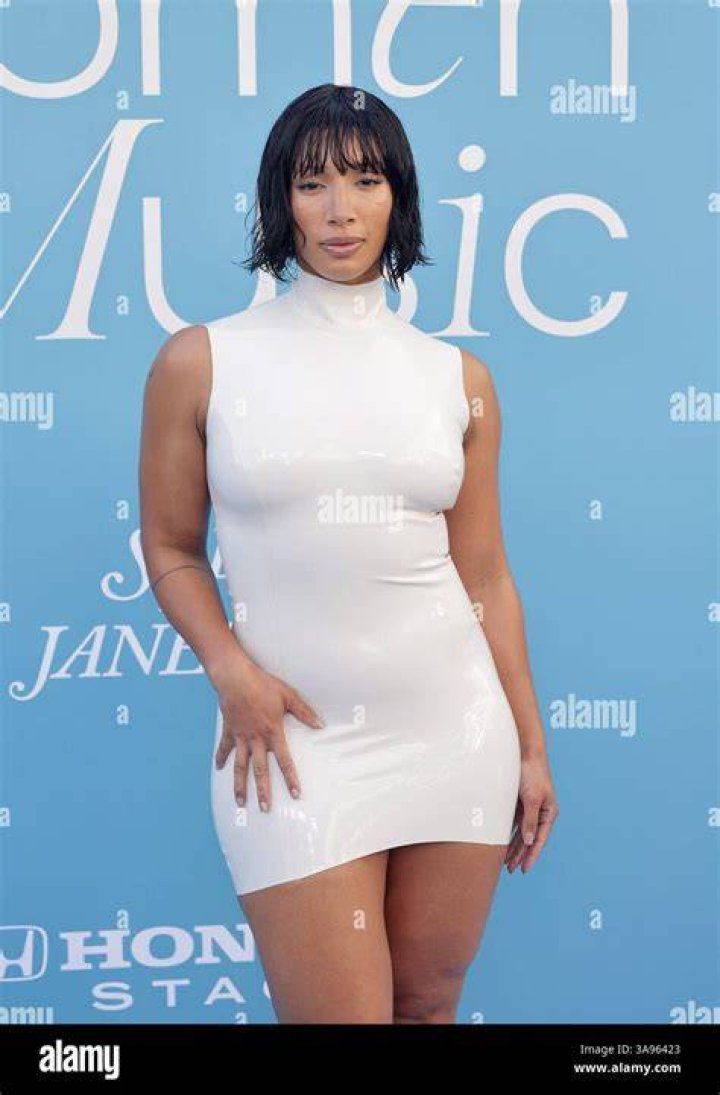 Naomi Sharon