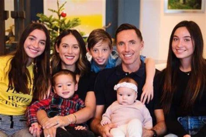 
NBA Coach Steve Nash Has Five Children
