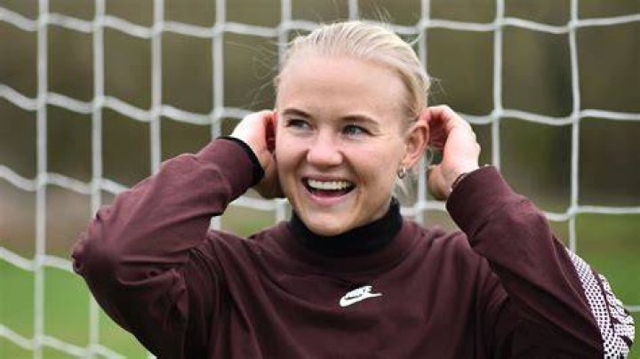 Yes, Pernille Harder Is Lesbian: Meet Her Partner Magdalena Eriksson Pernille Harder Lesbian