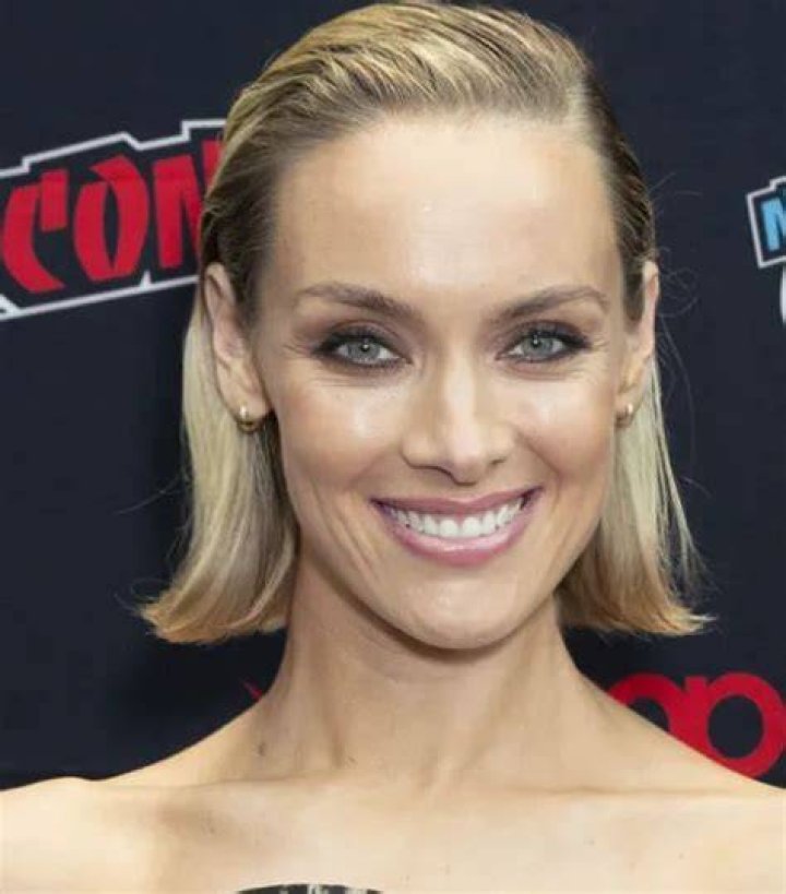 Rachel Skarsten Net Worth