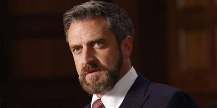 Raul Esparza