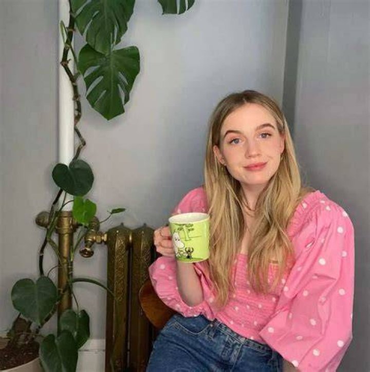 Roan Curtis Net Worth