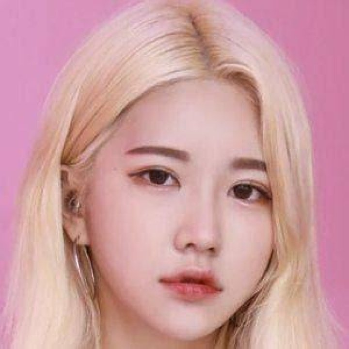 Sia Jiwoo Net Worth