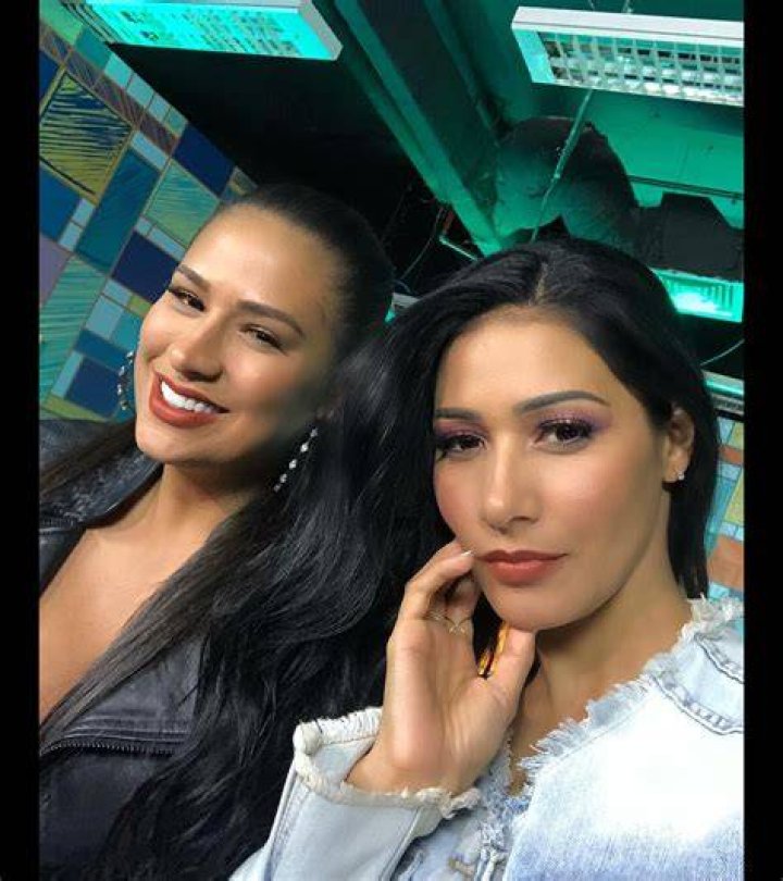 Simone & Simaria's Photo
