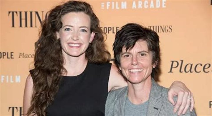 Stephanie Allynne Net Worth 2024