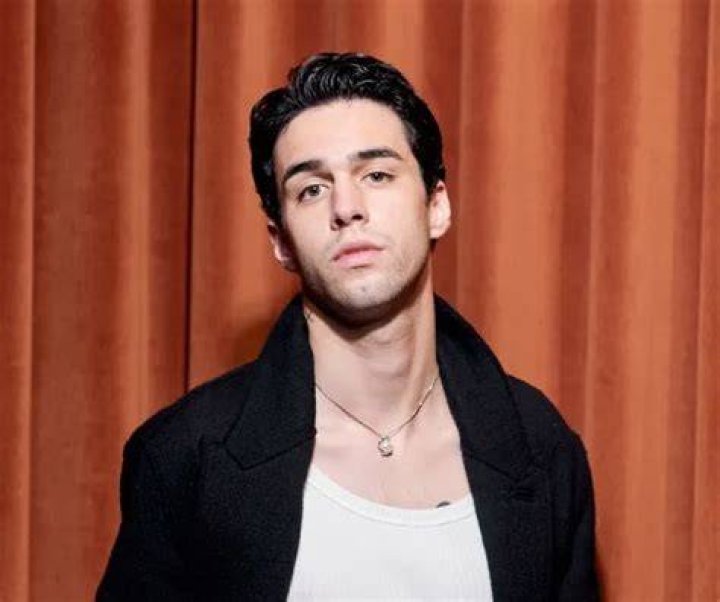 Stephen Sanchez Net Worth 2024