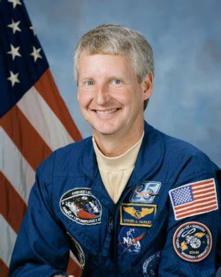 Steven Hawley Net Worth